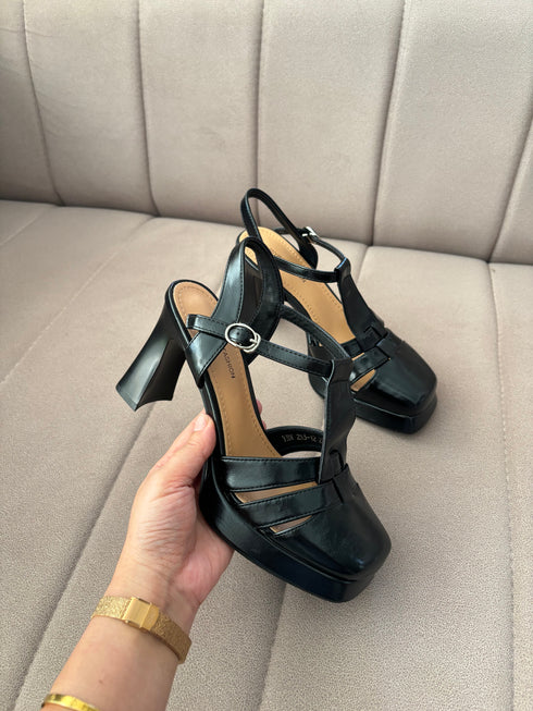 Women Vintage Close Square Toe Strap Block Heels